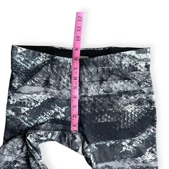 The North Face Motus II Capri Compression Tight Reptile Asphalt Gray, Medium - Picture 12 of 12